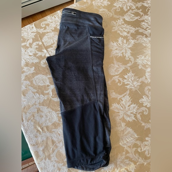 Athleta Cropped Capri Reflective Leggings SIZE S - Picture 1 of 12